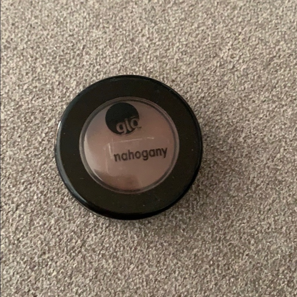NWT Glo minerals eyeshadow in Mahogany.